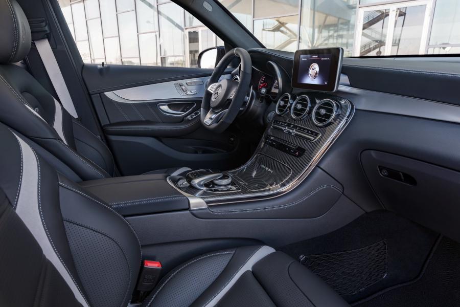 Интерьер Mercedes-AMG GLC63 S 4Matic+ (X253) 2017 года  (фото 19 из 80)